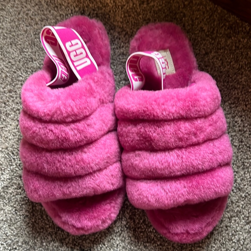 NEW Ugg Women's Super Fluff Slipper